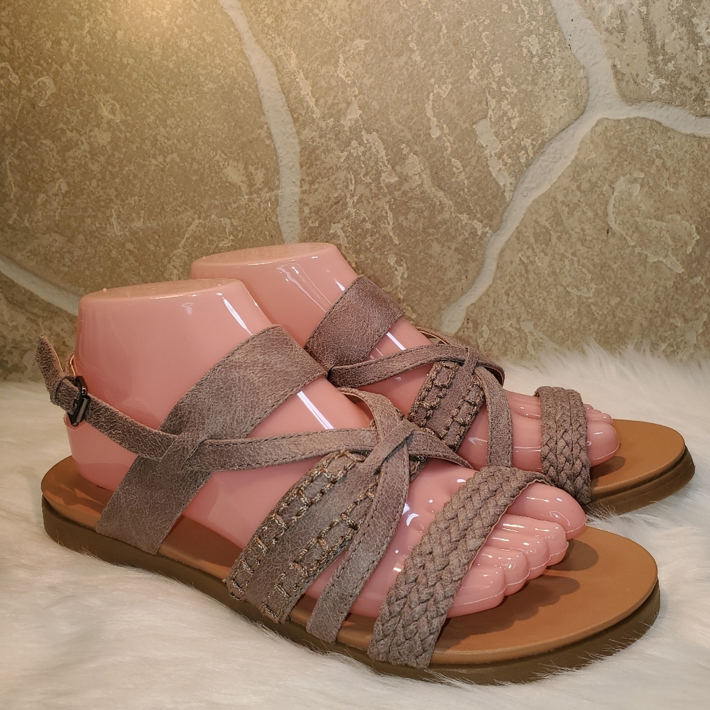 WOMENS SANDALS NOT RATED - Picture 4 of 9